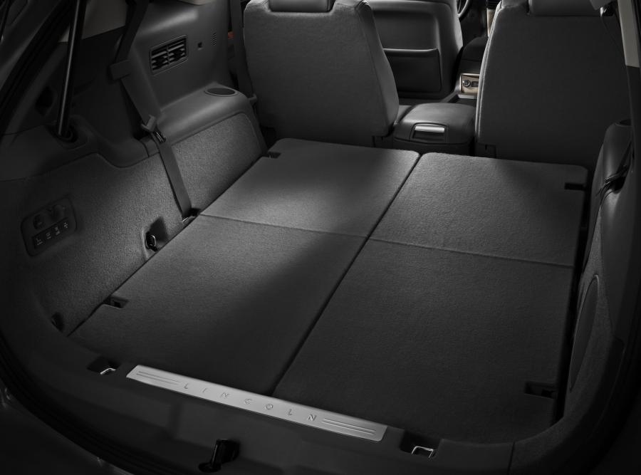 Багажник Lincoln MKT 2010 года  (фото 17 из 79)